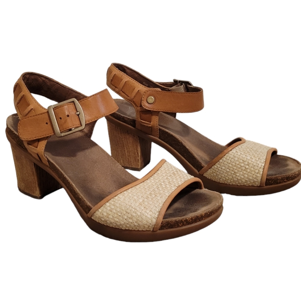 Dansko Women's Debby Leather Stacked Platform Wooden Heel Sandal Size 39 Buckle